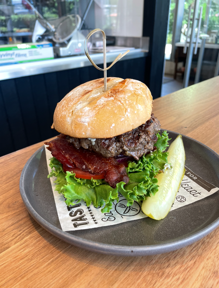 CHEESEBURGER.