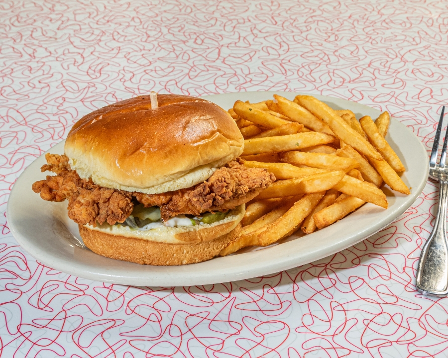 Dolly Chicken Sandwich.