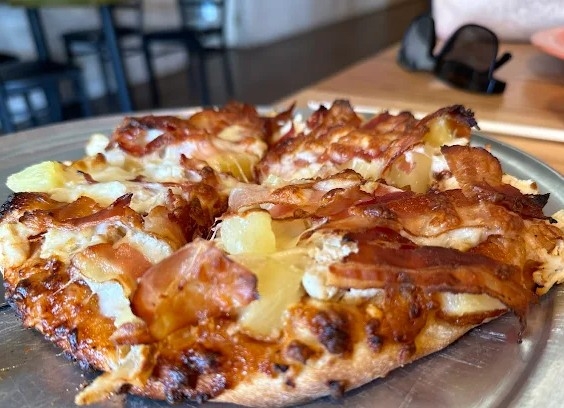 12" Luau Pizza.