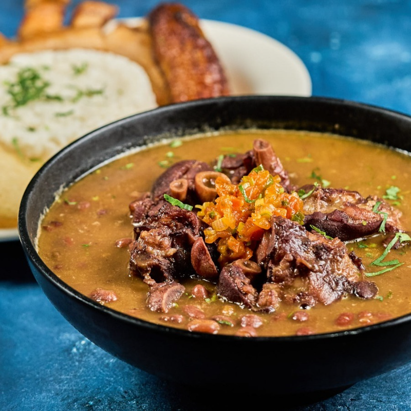 Frijoles con Garra (Cerdo).