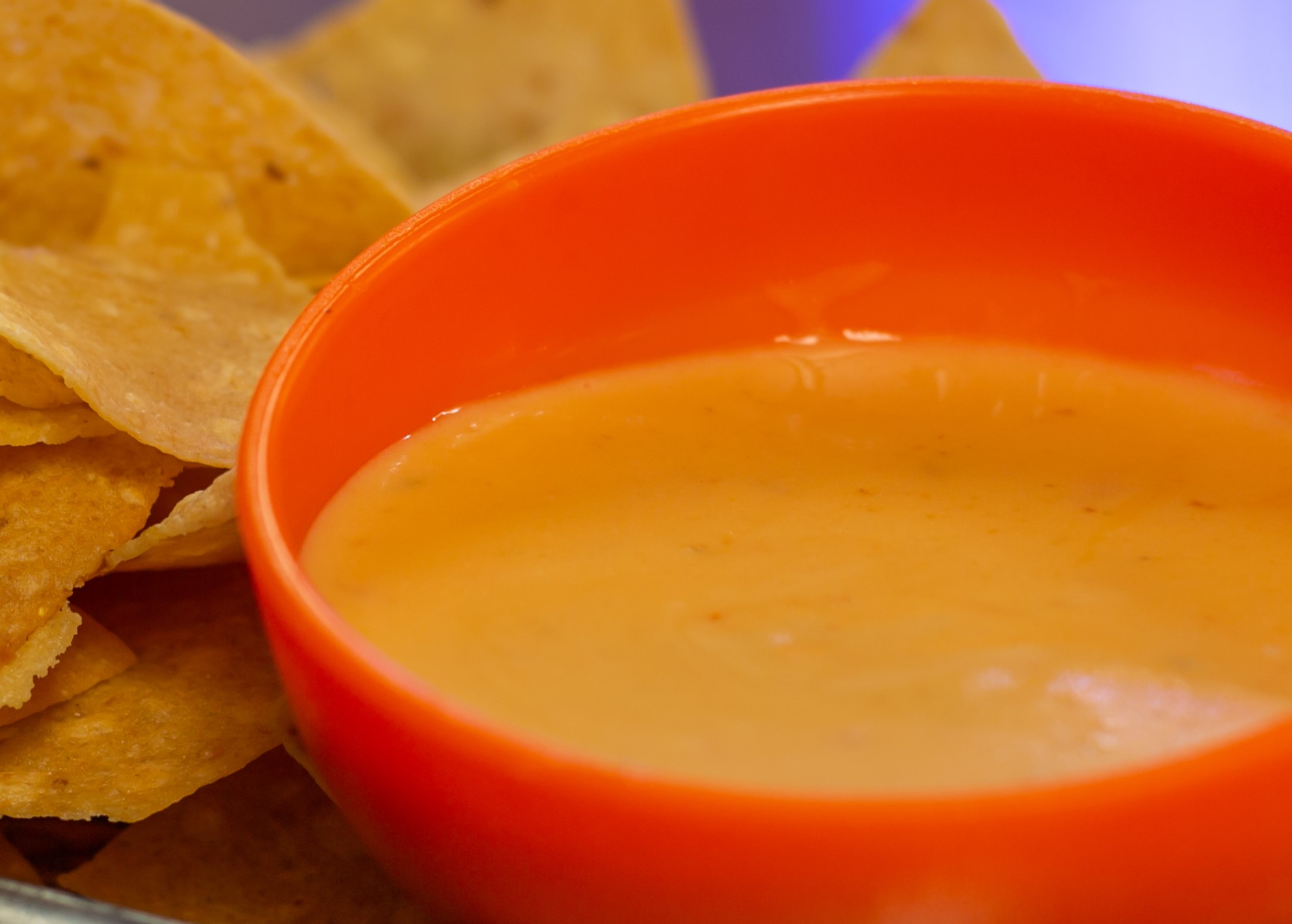 QUESO & CHIPS.