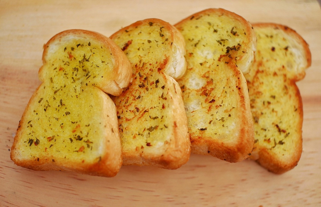 3CT Garlic Toast.