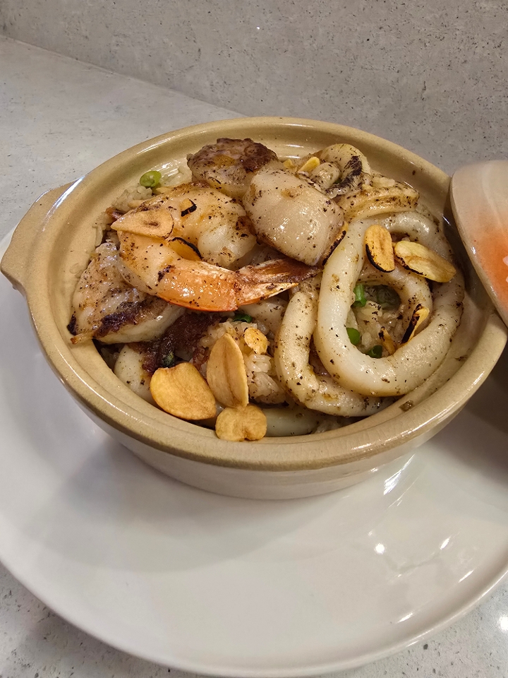 Seafood Baked Rice Claypot.