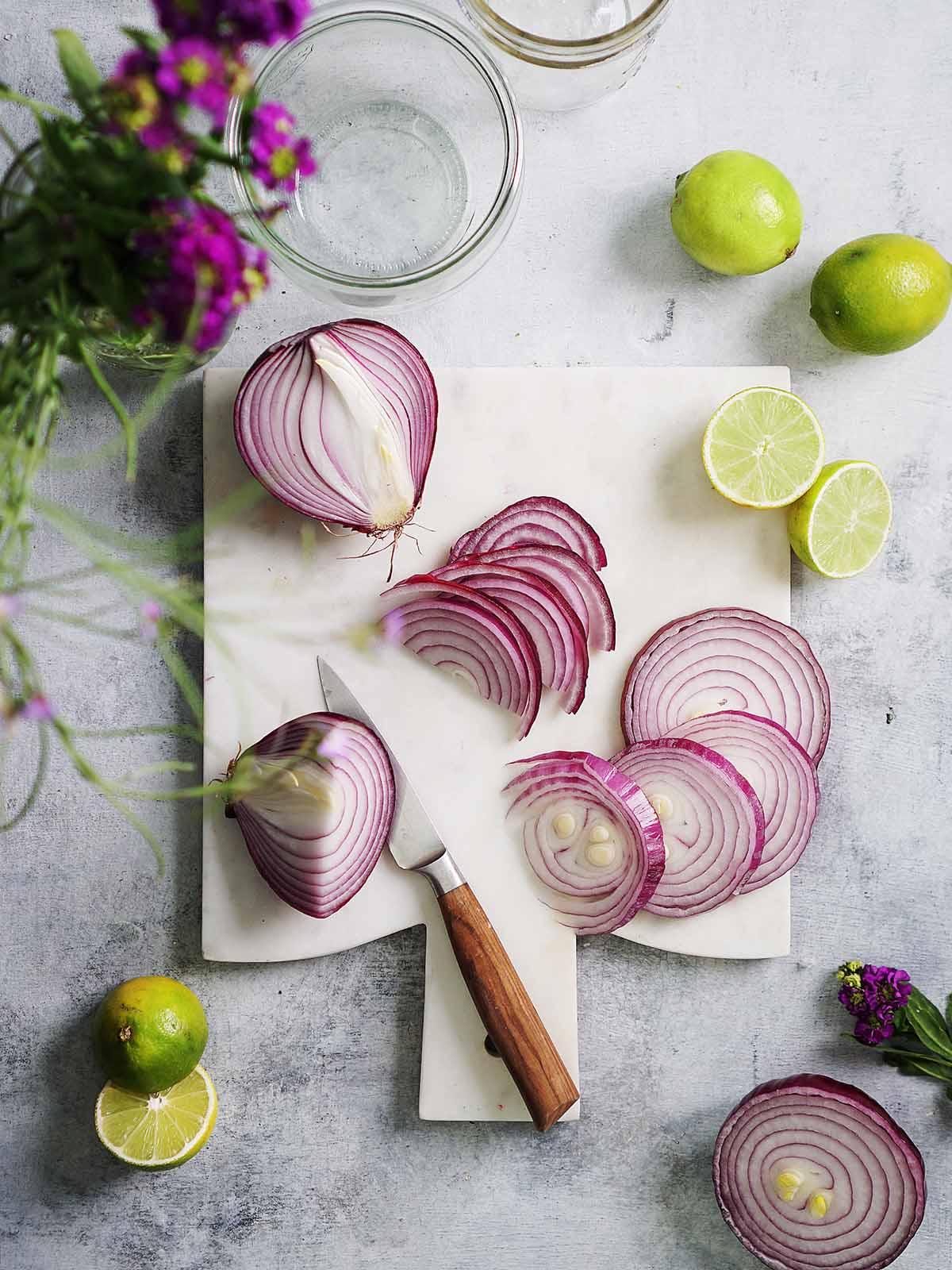 ONION CHILLI LIME.