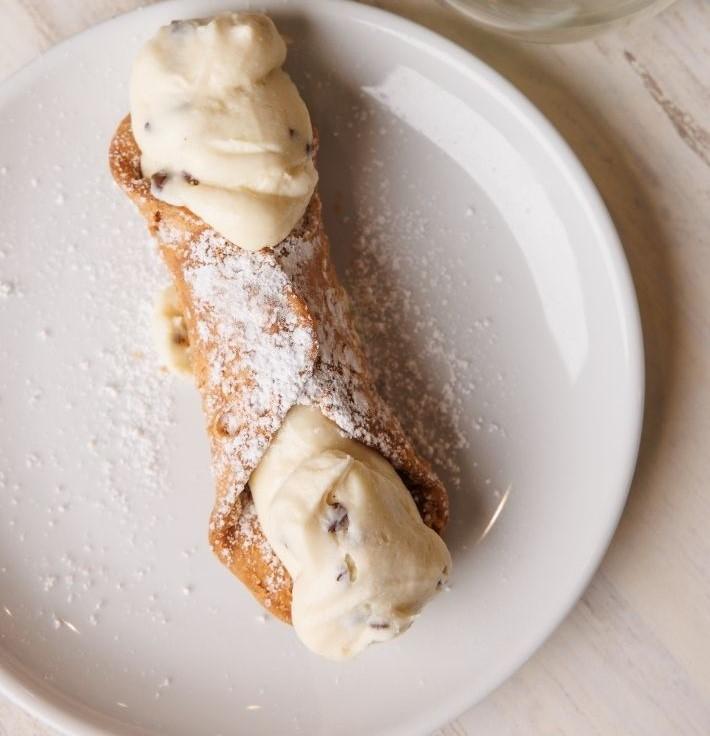 Cannoli.