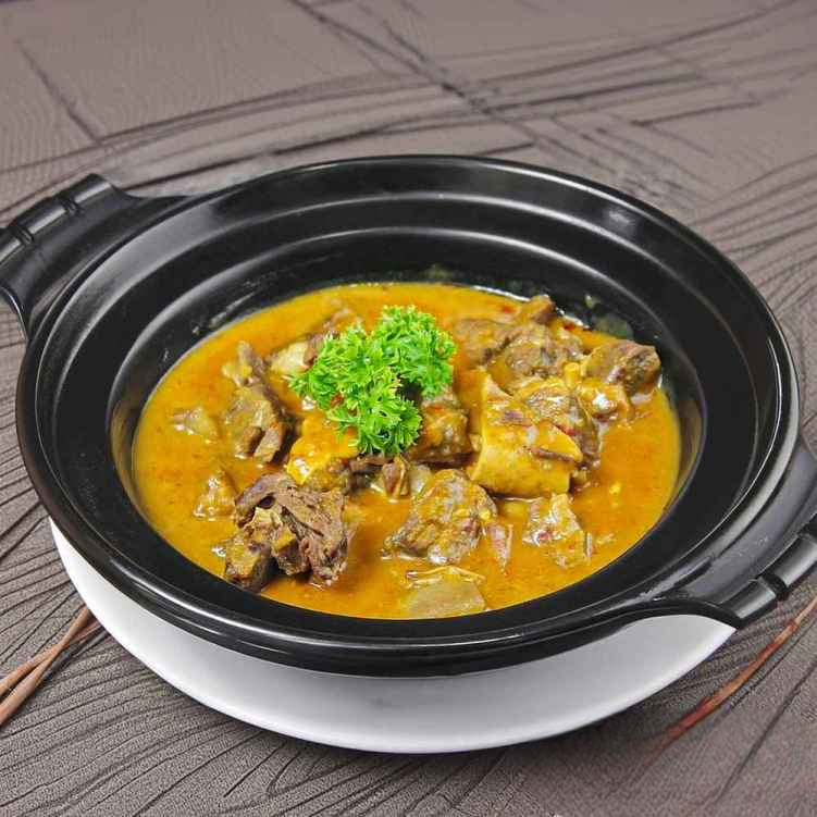 HP8. 咖哩牛筋牛腩煲/Curry Beef Brisket & Tendons Casserole.