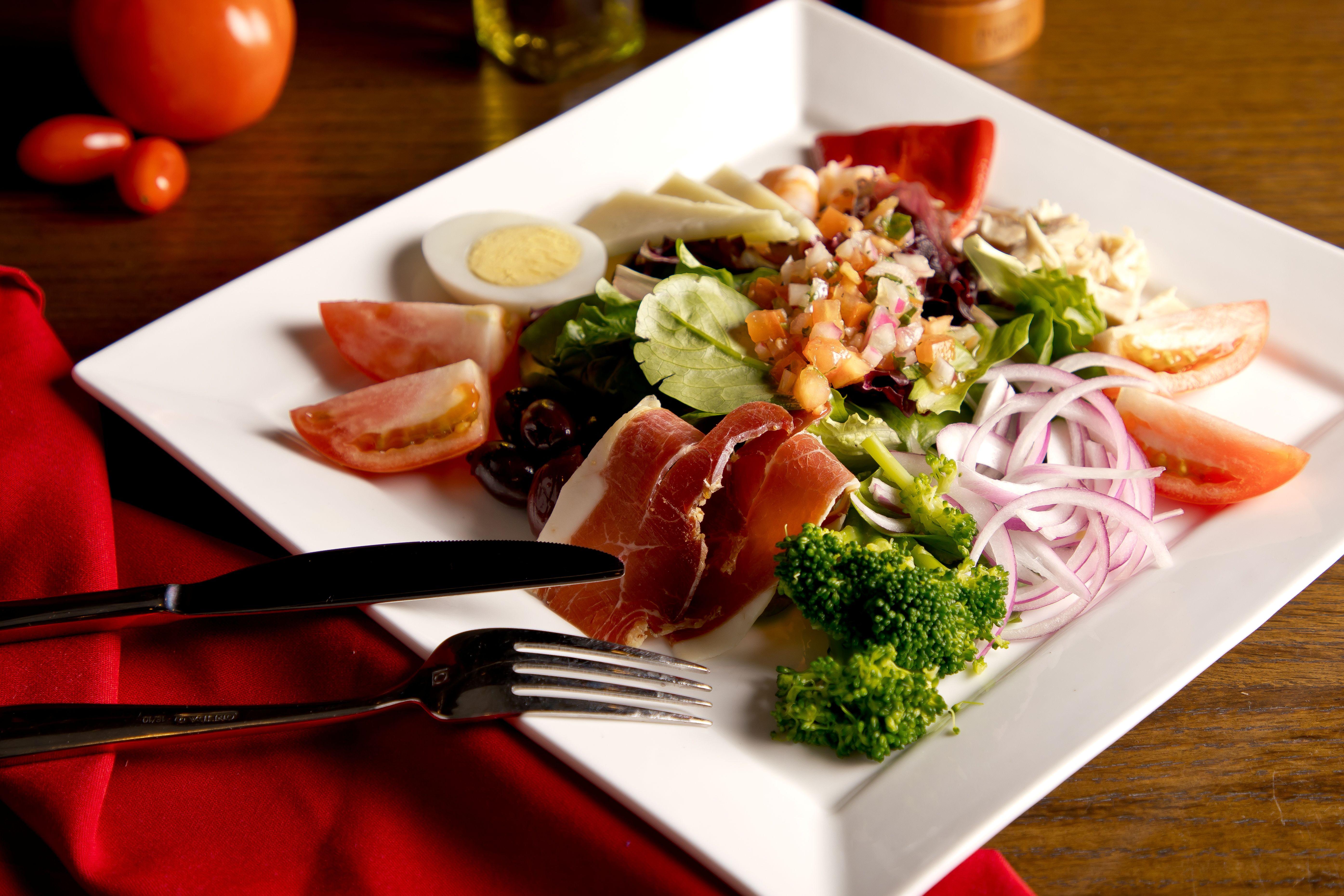 Ensalada Mixta / Mixed Salad.
