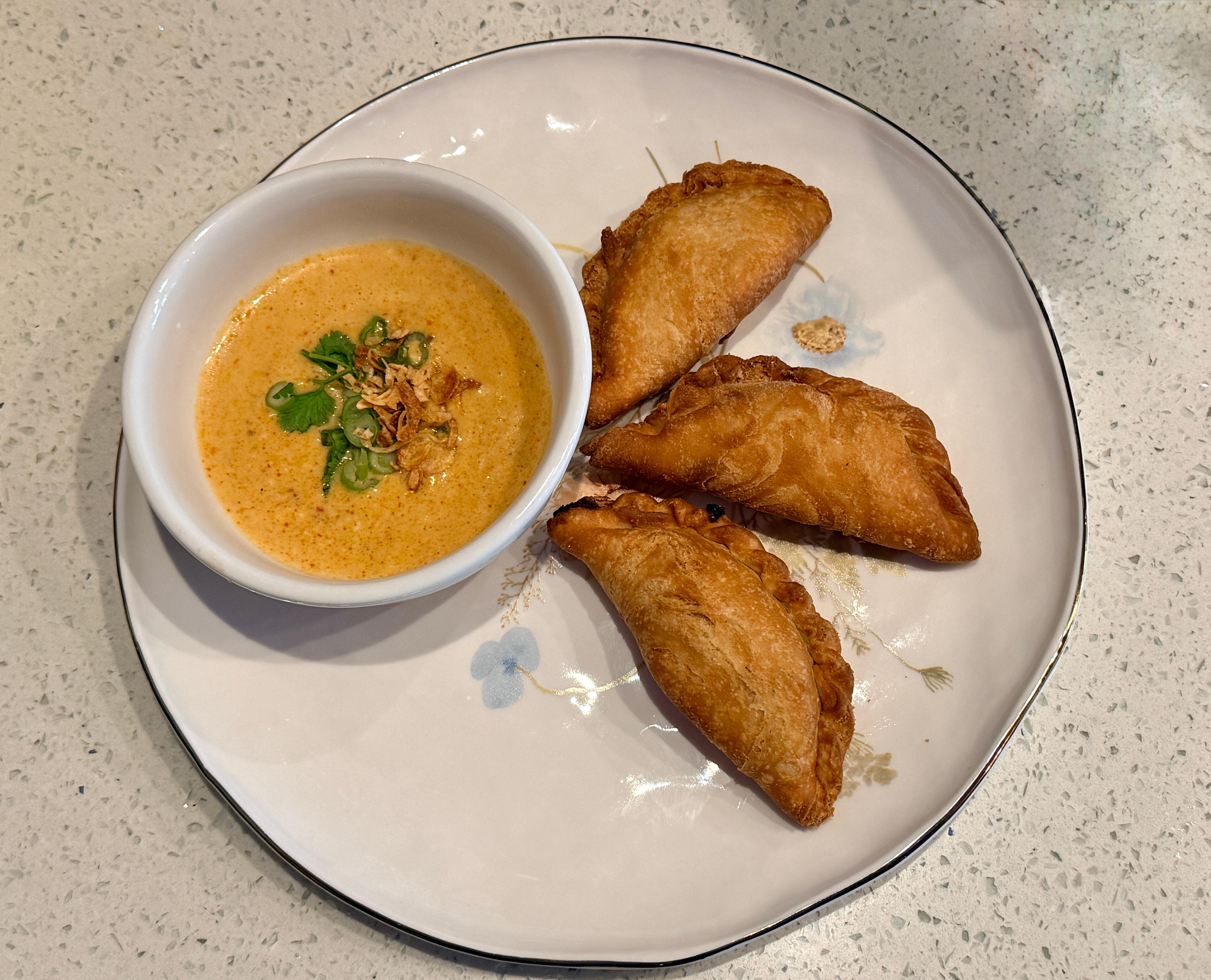 Thai Samosa (3pcs.).
