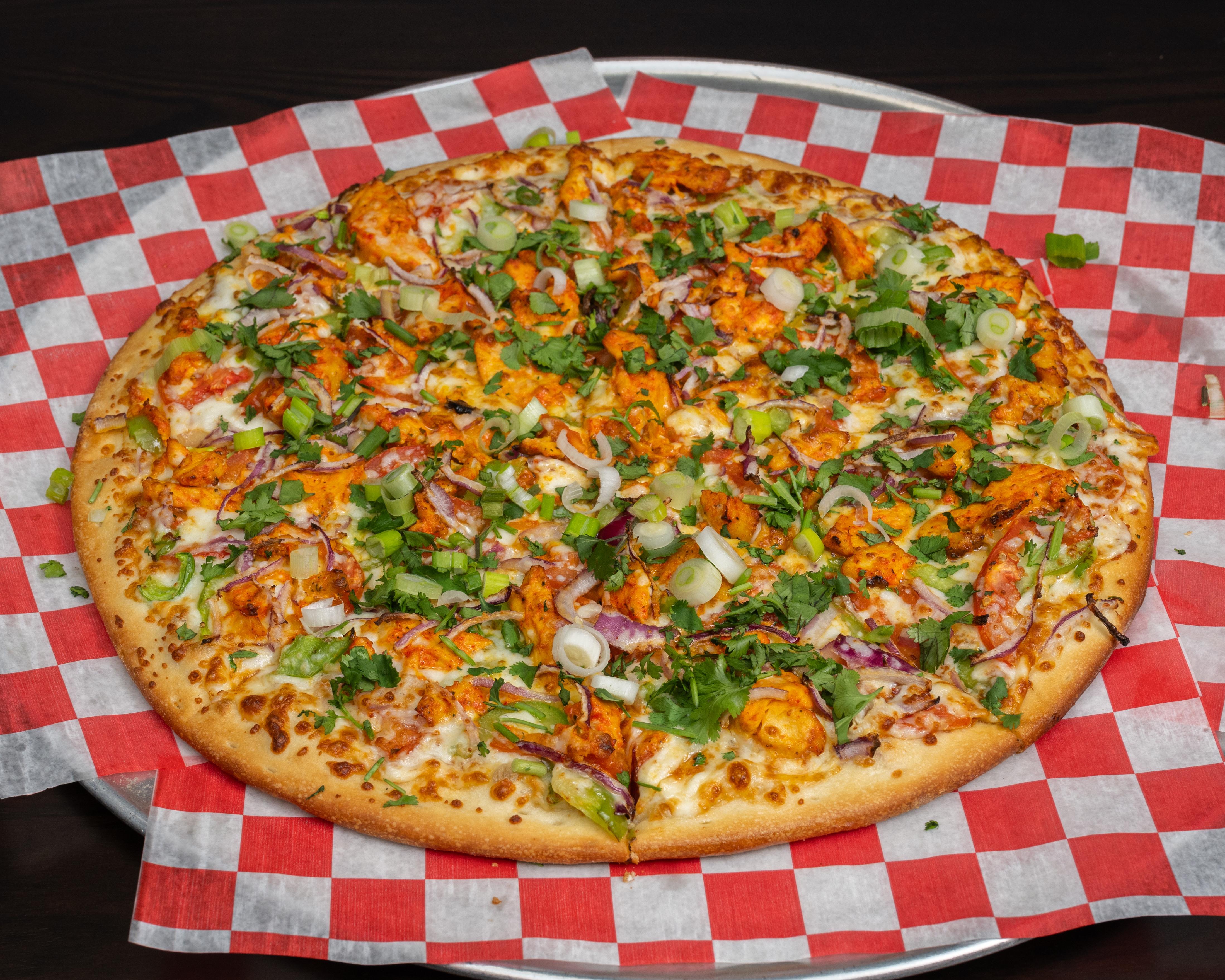 Medium 14" Tandoori Chicken Pizza.
