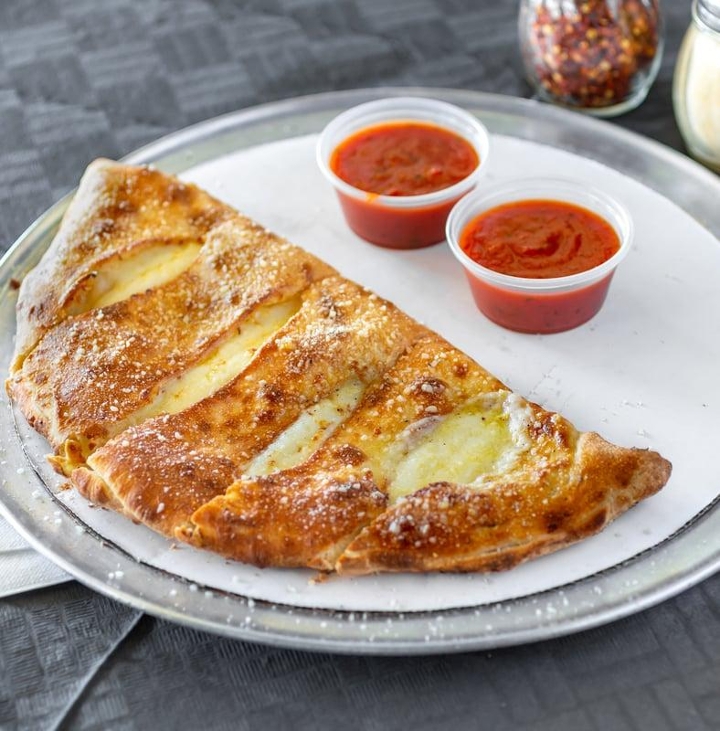 LUNCH CALZONE