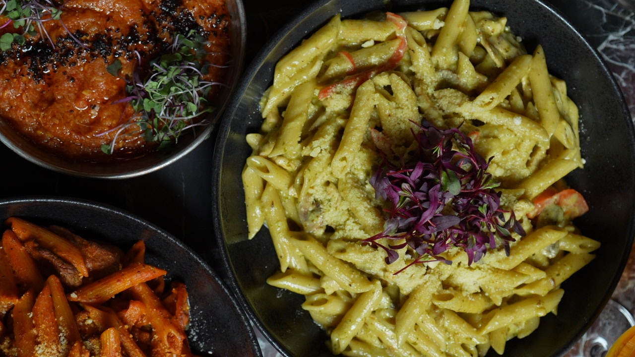 CHICKEN PESTO PENNE.