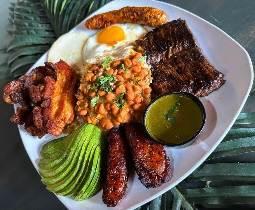 BANDEJA PAISA.