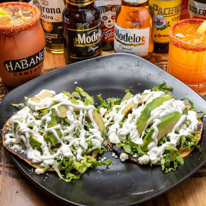 Tostada Tinga.