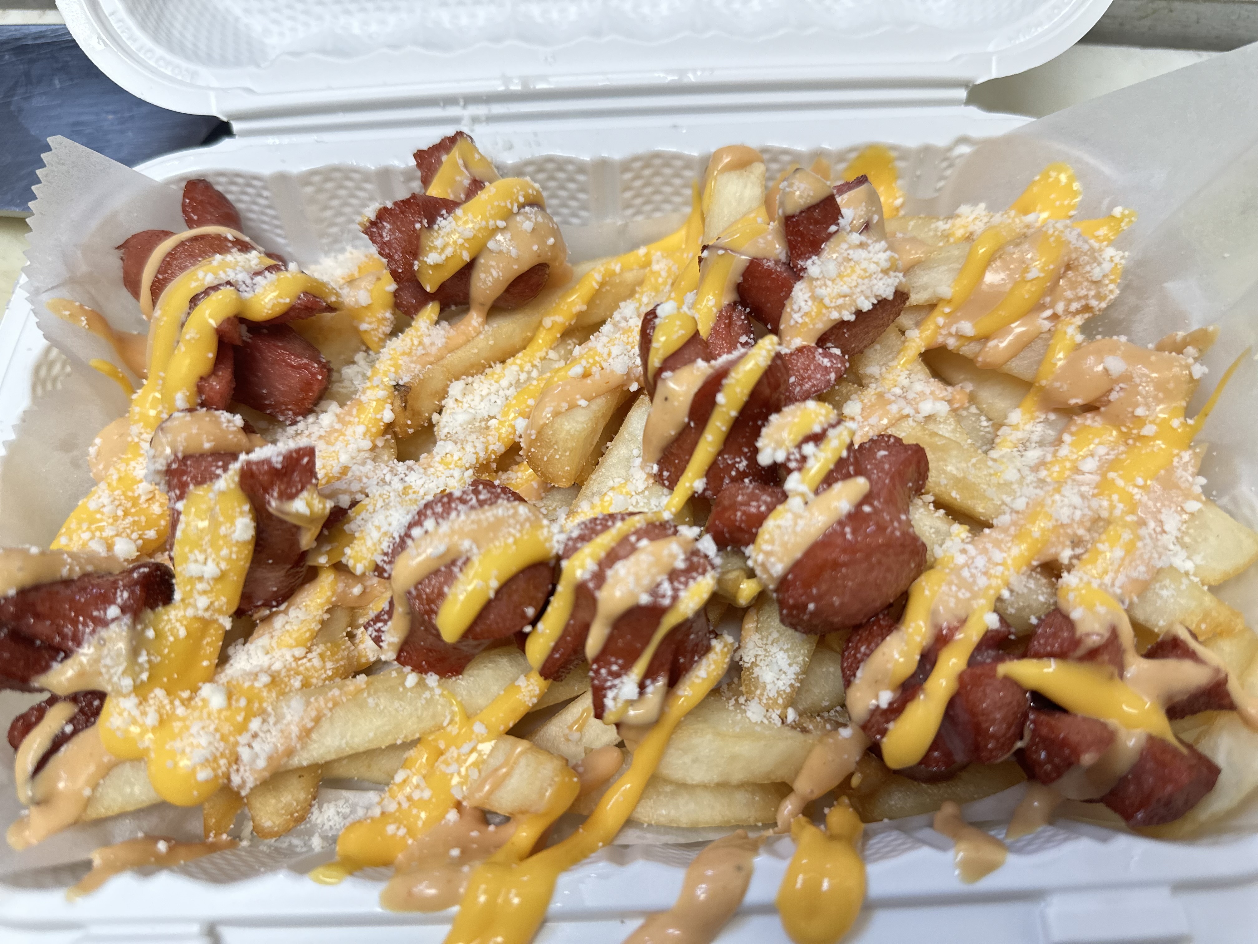 Salchipapas.