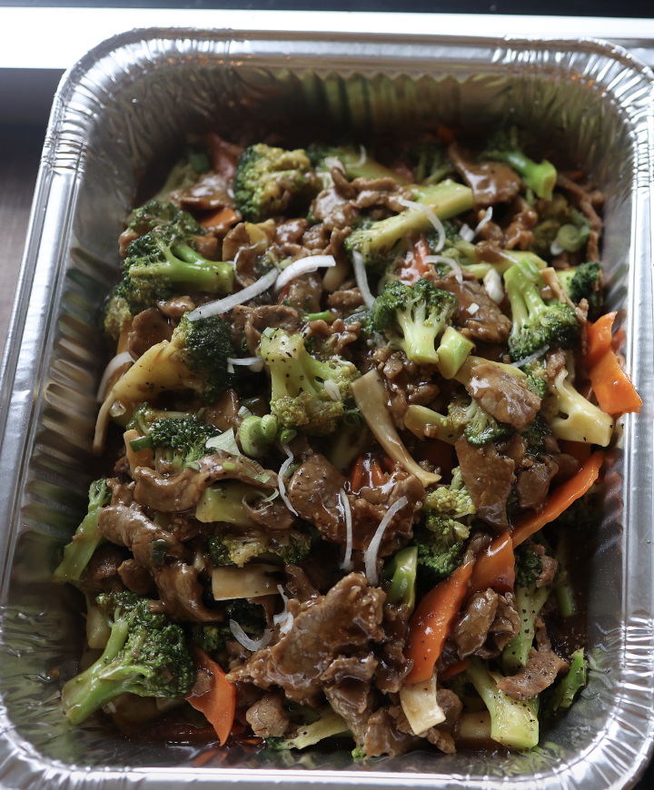 Stir Fry Broccoli with Beef 1/2 Pan.