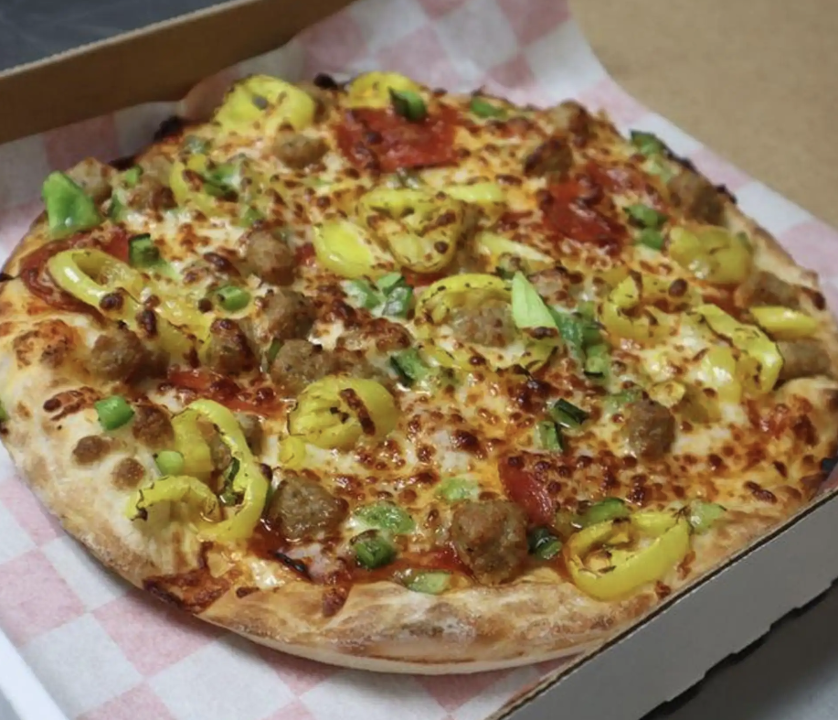 Medium Melt's Special Pizza.