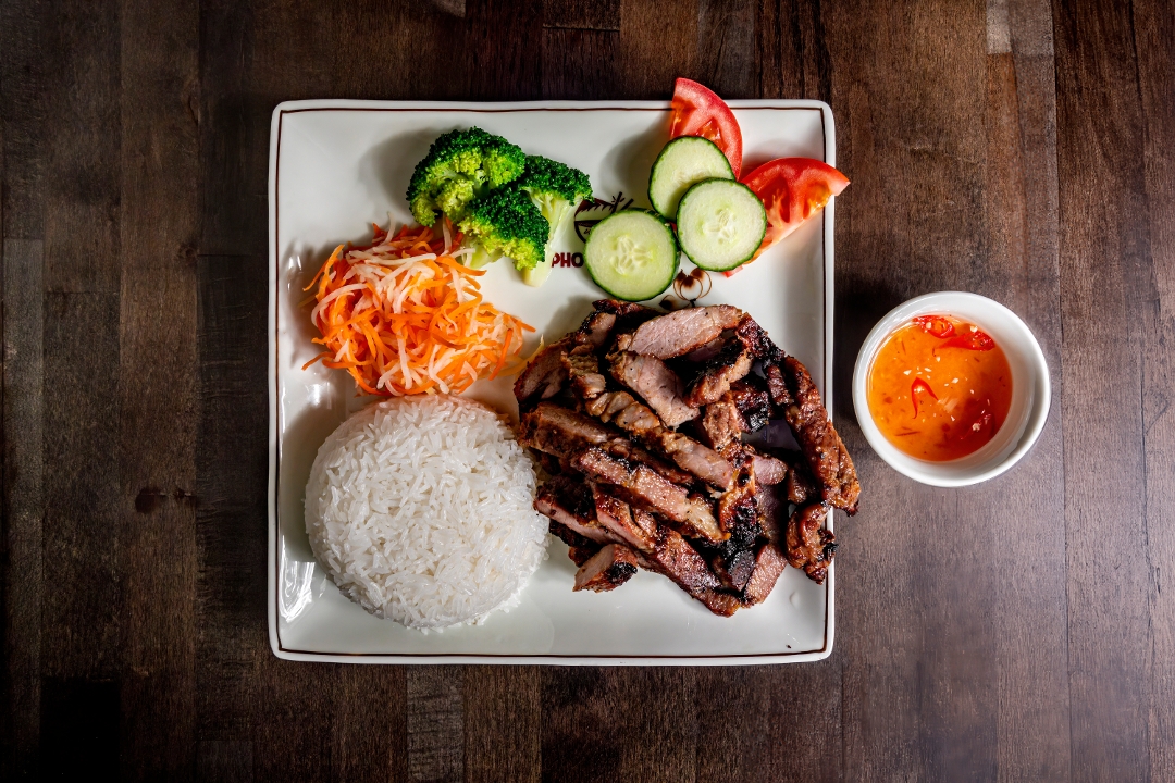 Grilled Pork Chop Rice / Com Suon Nuong.