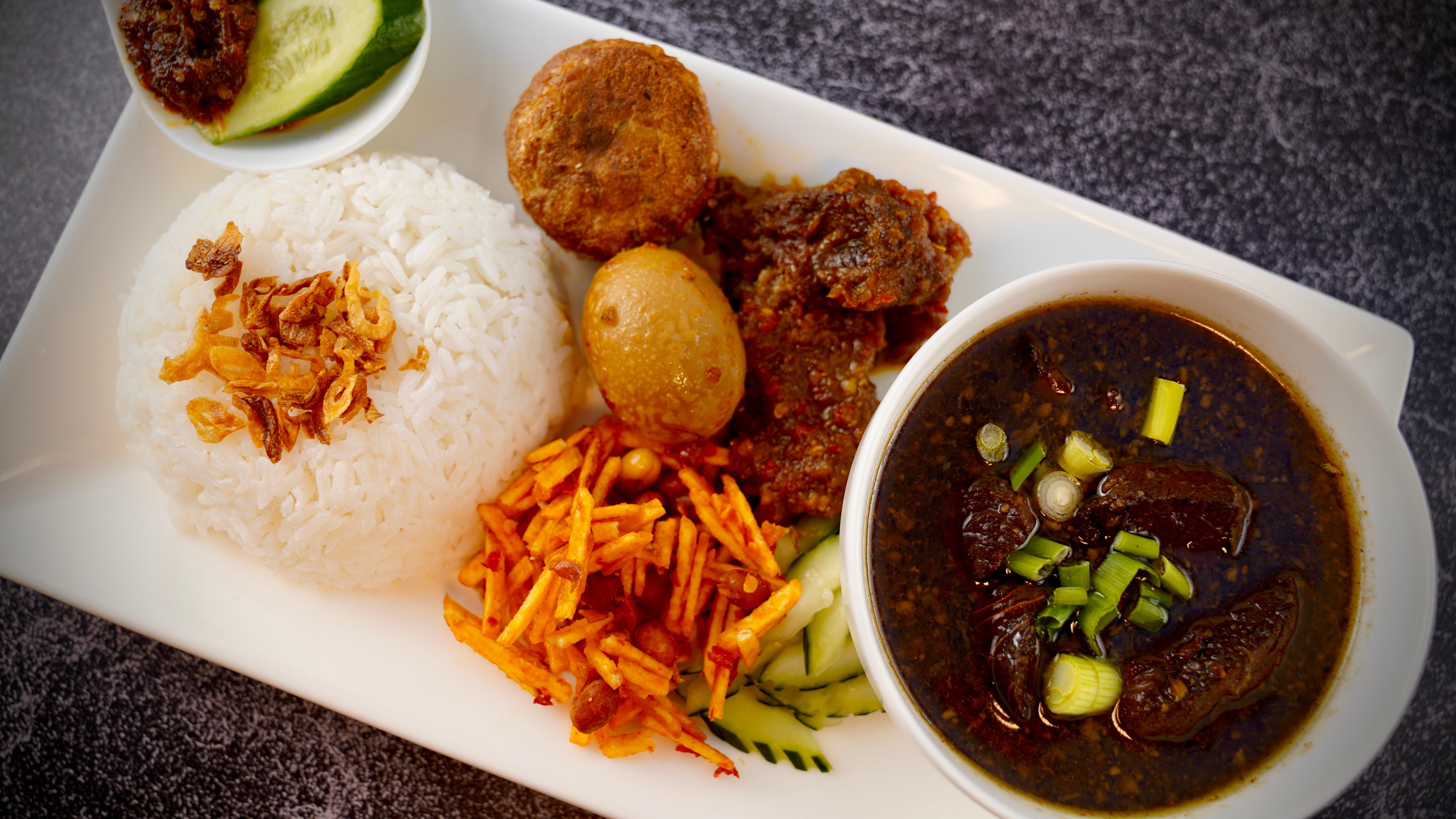 Makassar Rice Platter.