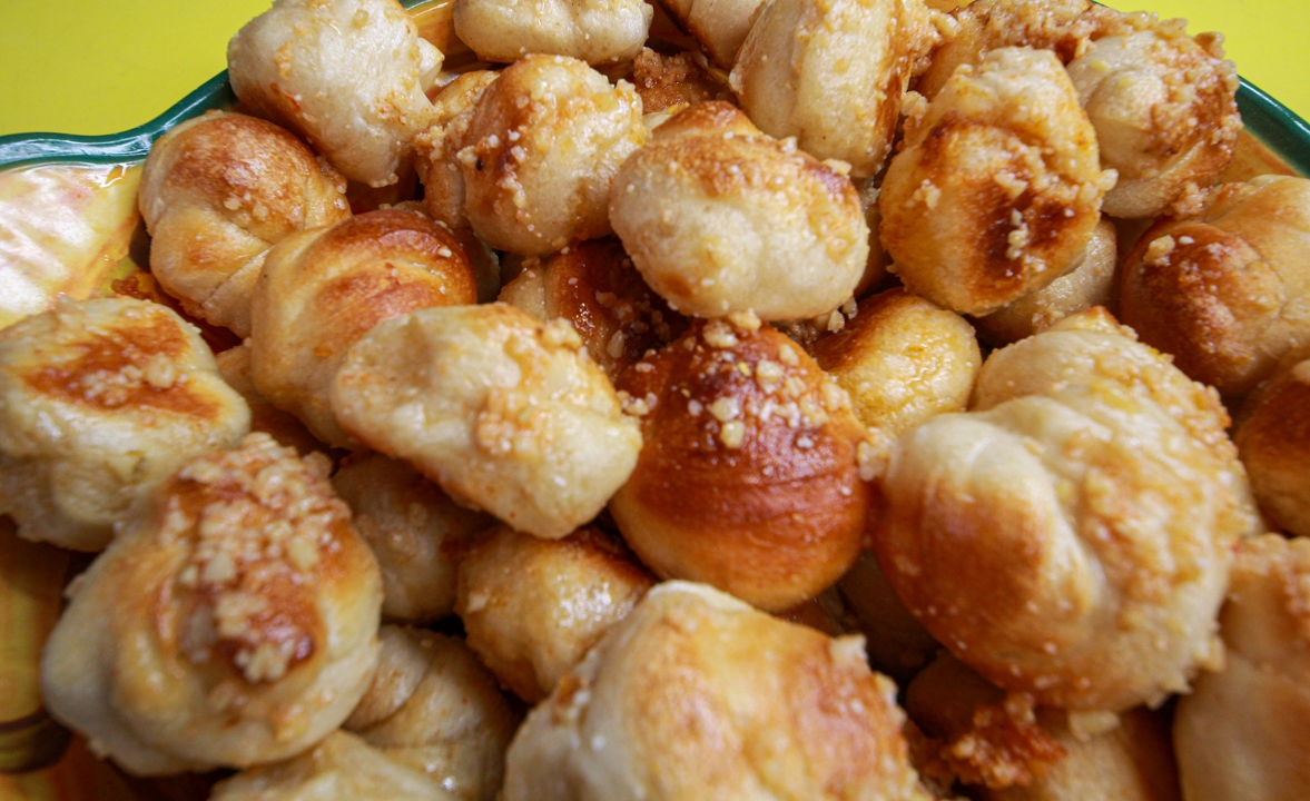 Garlic Knots.