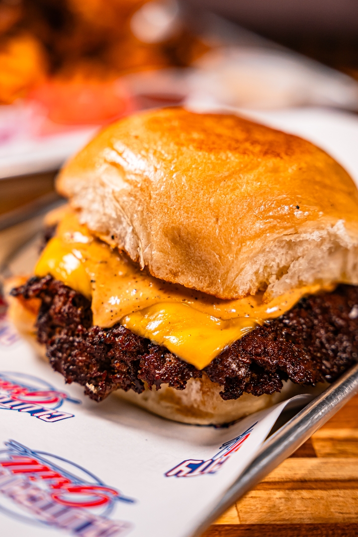 SINGLE Clutch Burger.