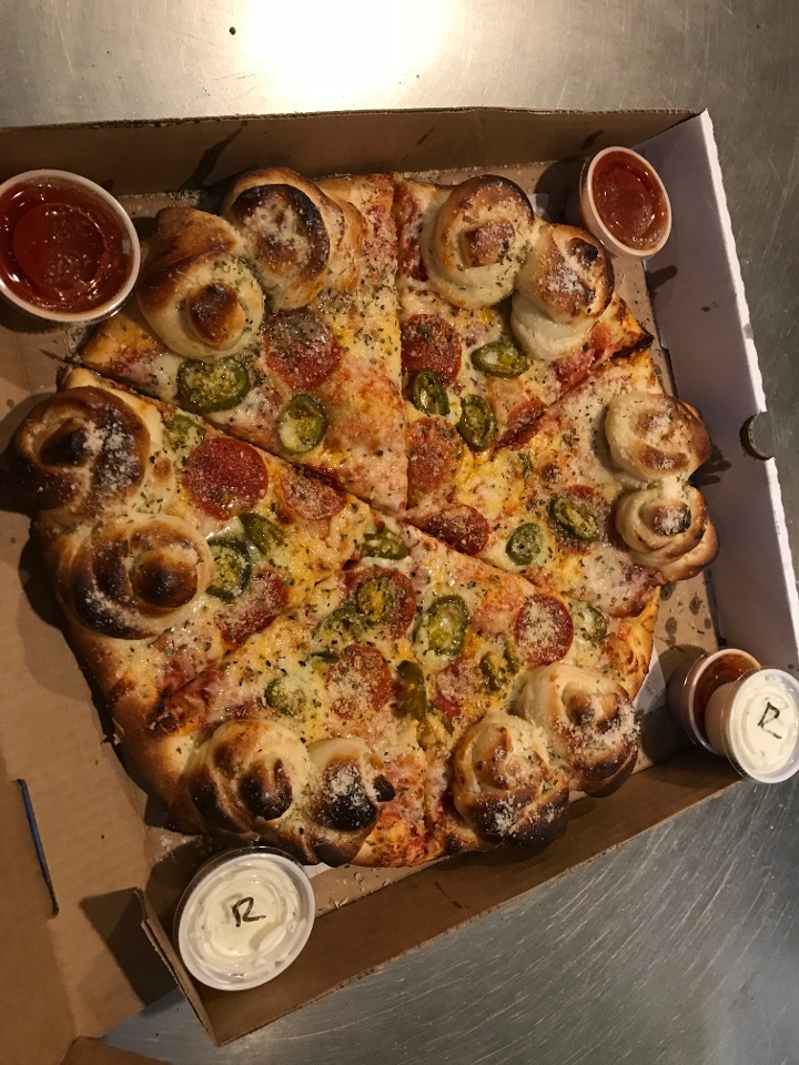 Garlic Knot Pizza 14".