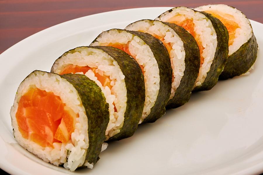 Salmon Roll (6PCS).