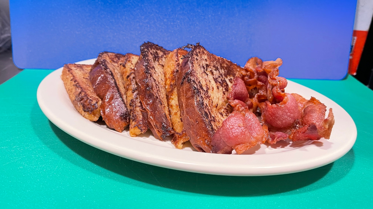 3 Pieces French Toast.