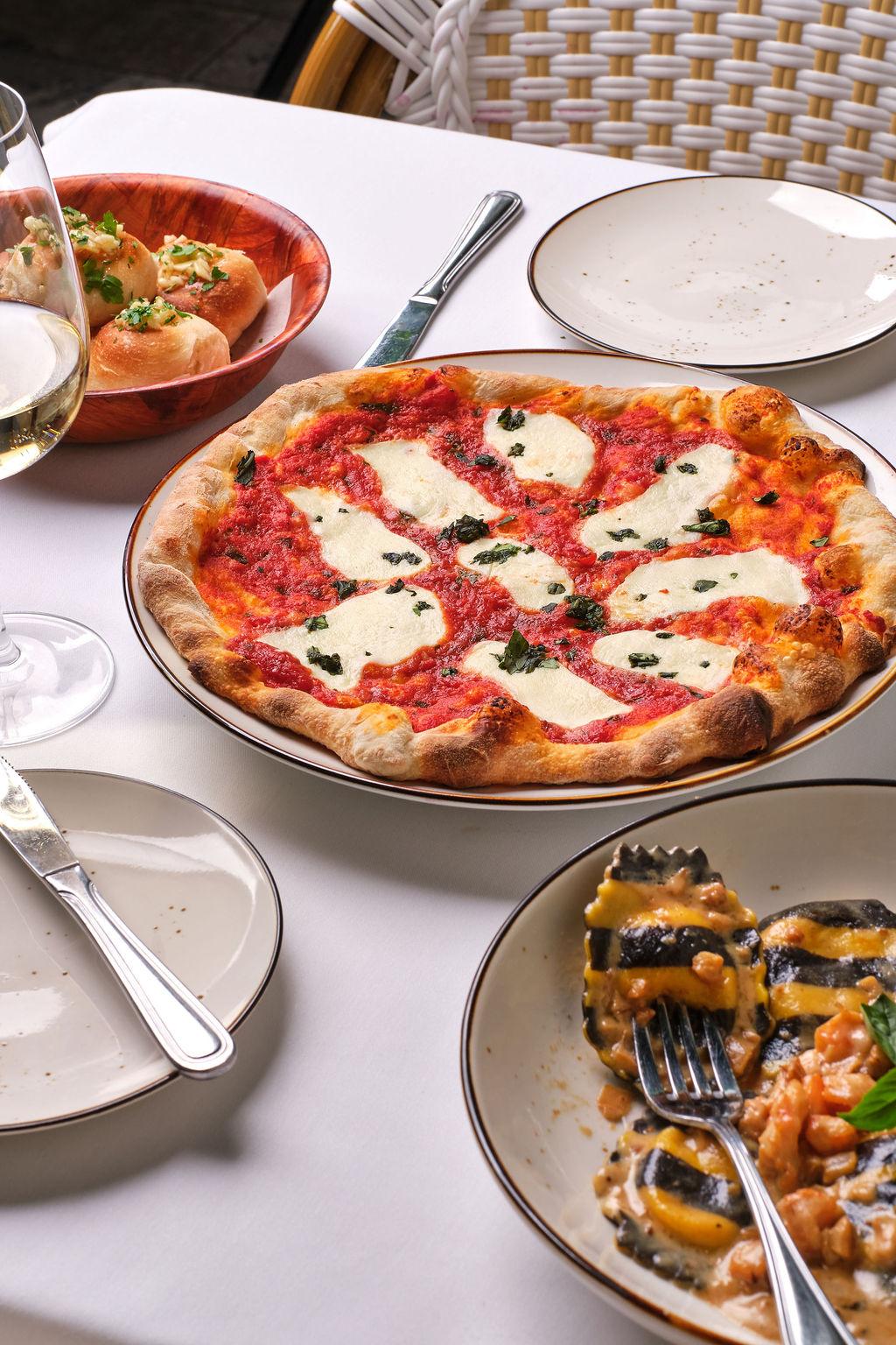 Margherita 16".