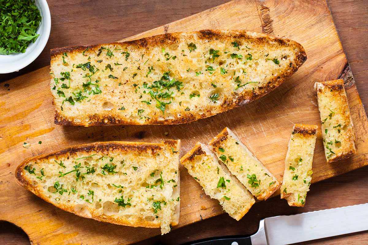Garlic Bread (8").