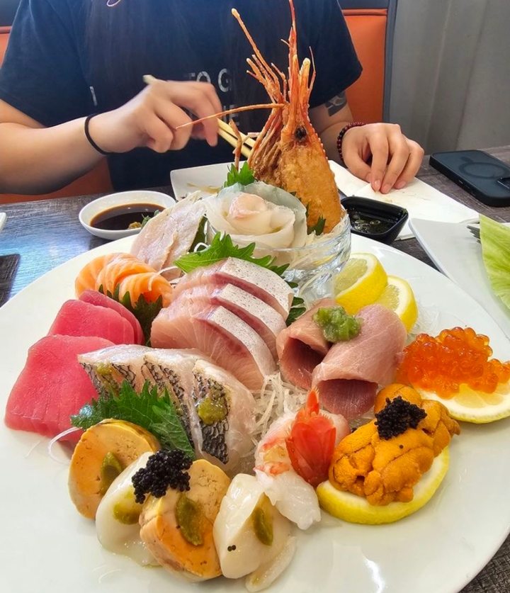 Premium Sashimi.