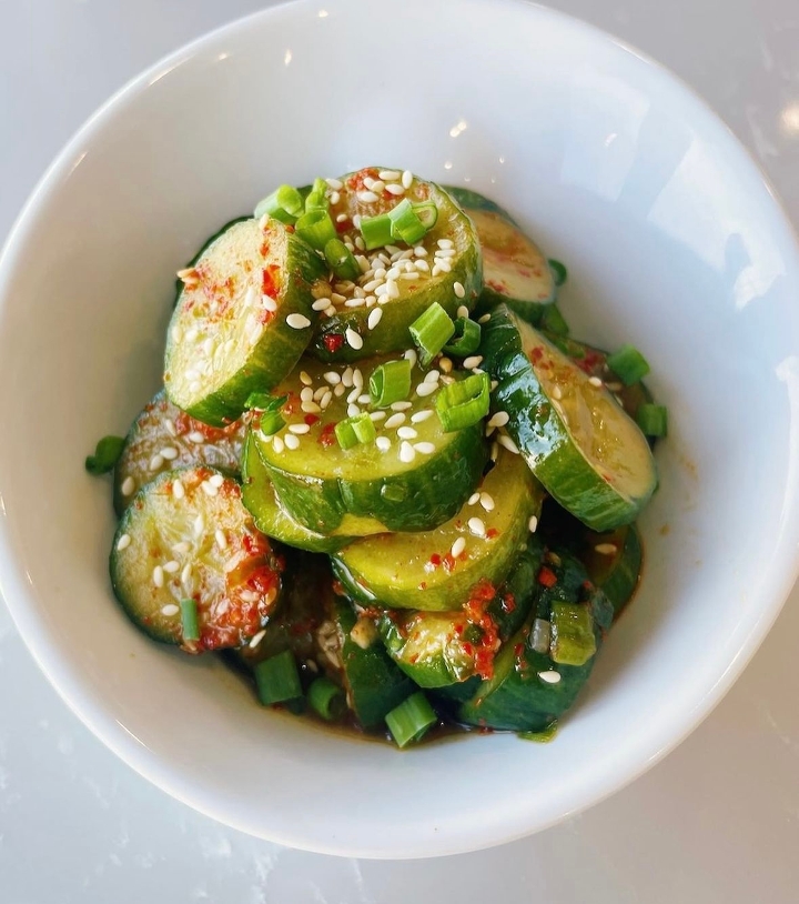 Spicy Cucumbers 蒜蓉黄瓜.