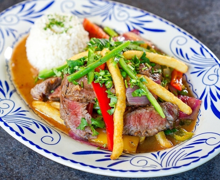 Lomo Saltado.