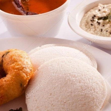 Idli Vada (2+1).