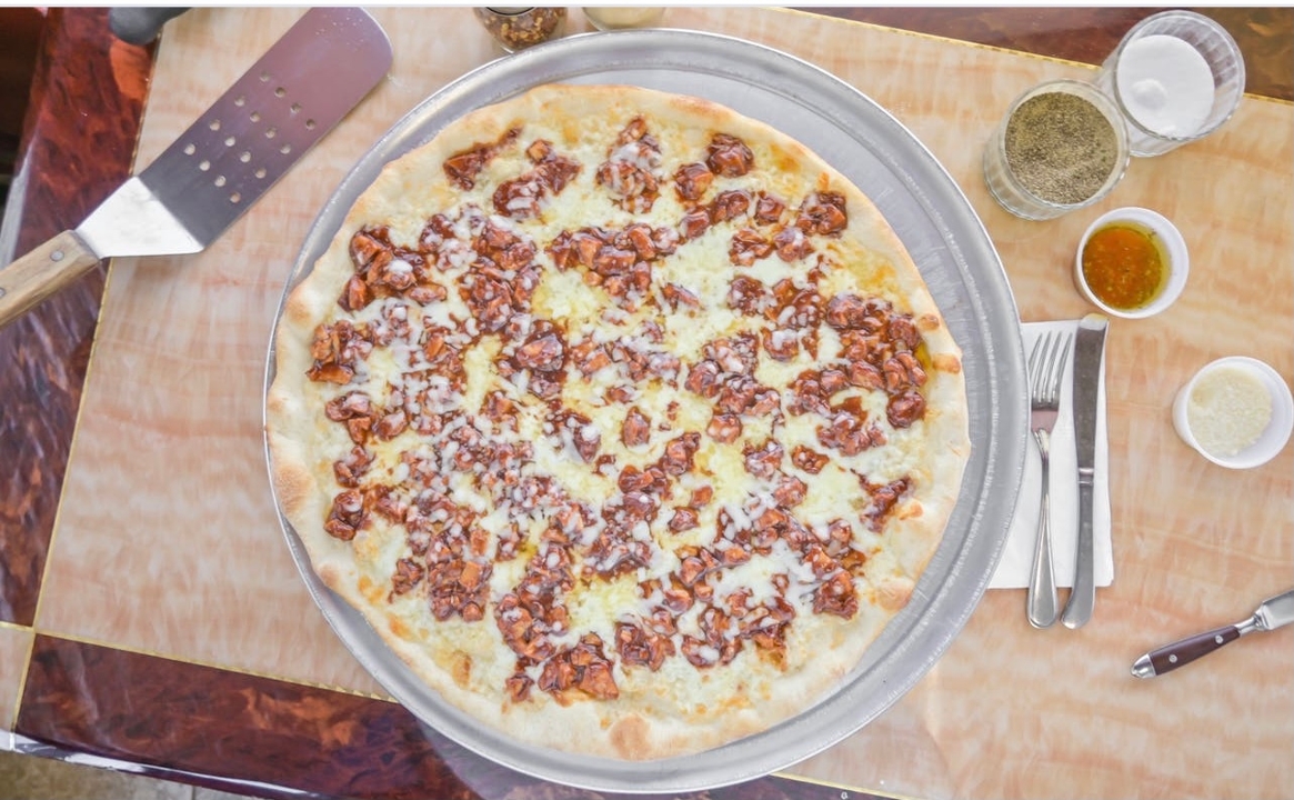 MED BBQ Chicken Pizza.