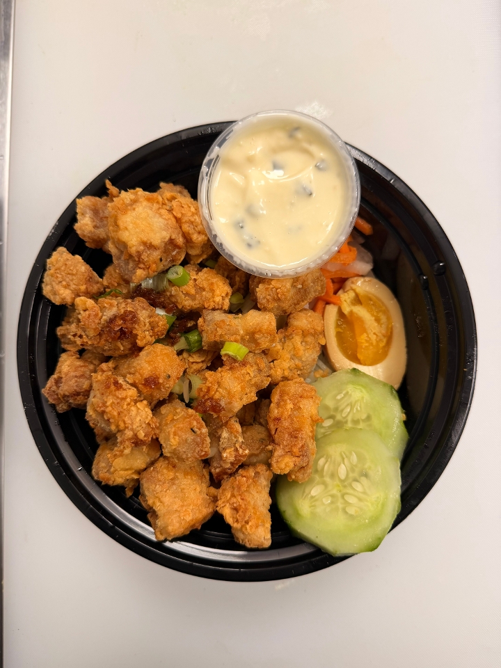 CRACKLING PORK STREET BOWL.