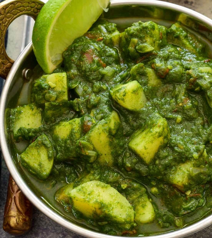 Saag Aloo (Half Tray).