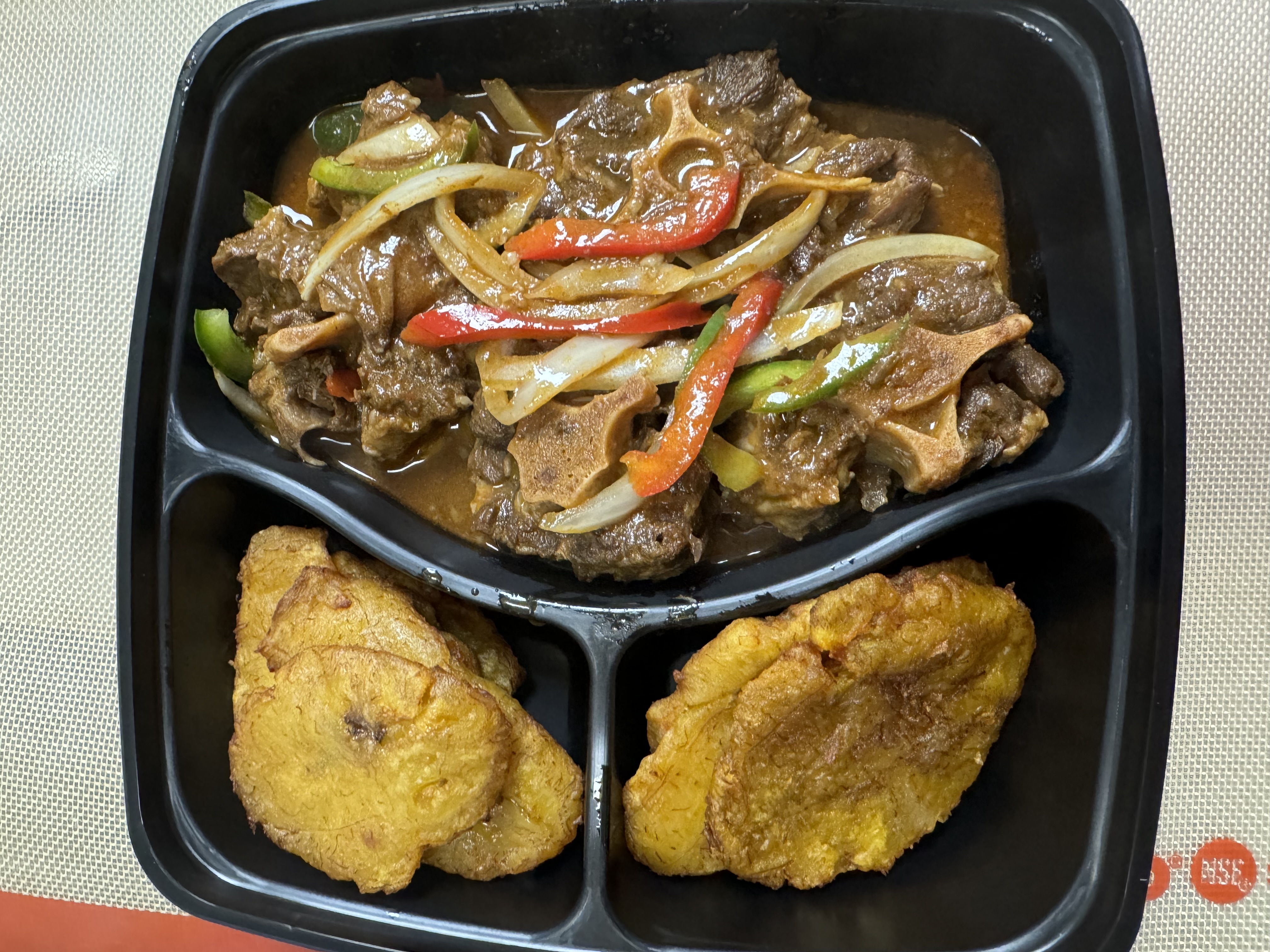 Ke Bèf (Oxtail).