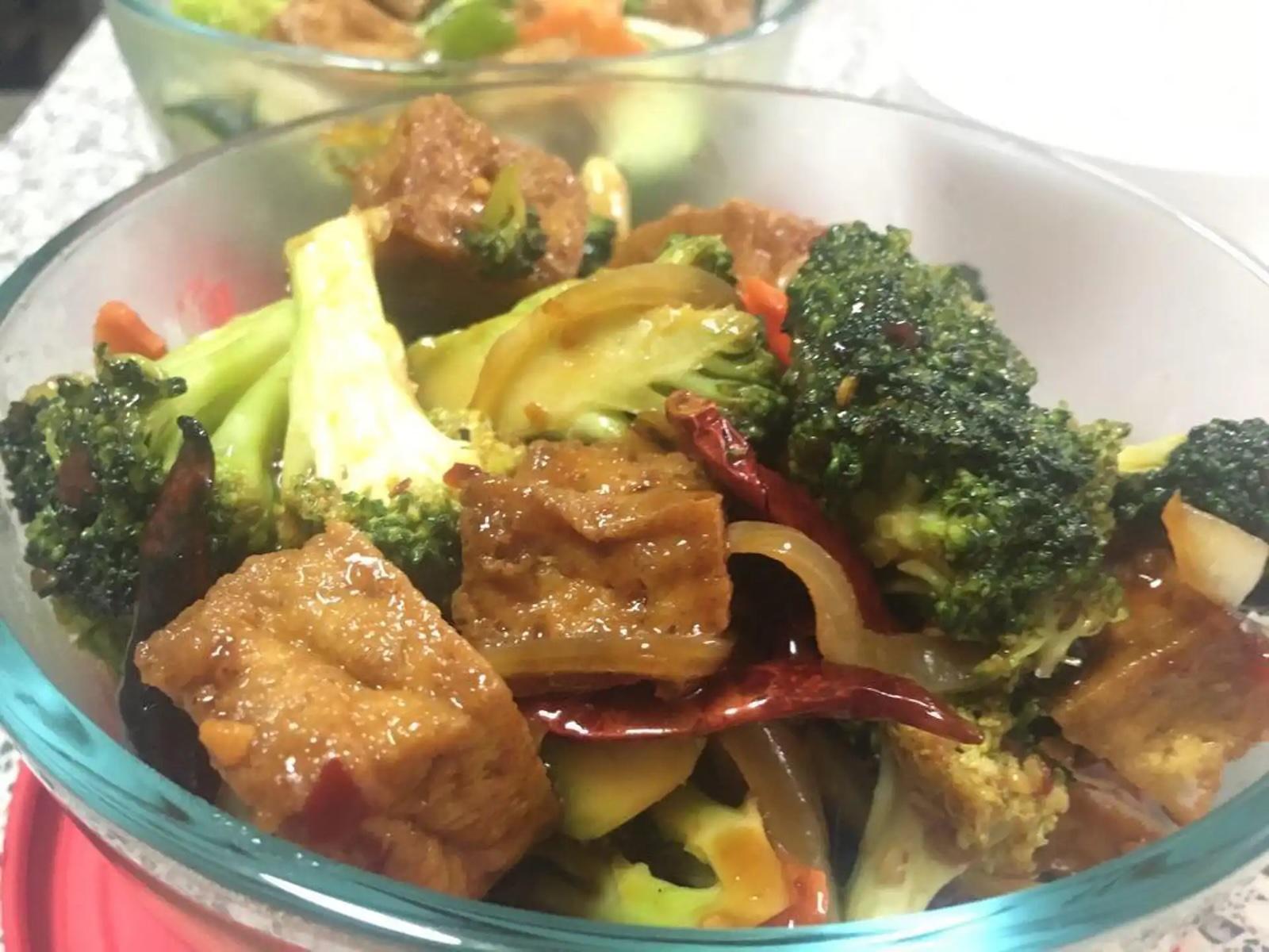 Kung Pao Tofu with Broccoli.
