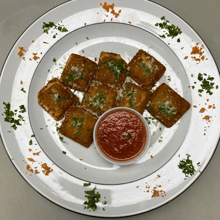 Fried Cheese Raviolis Appetizer.