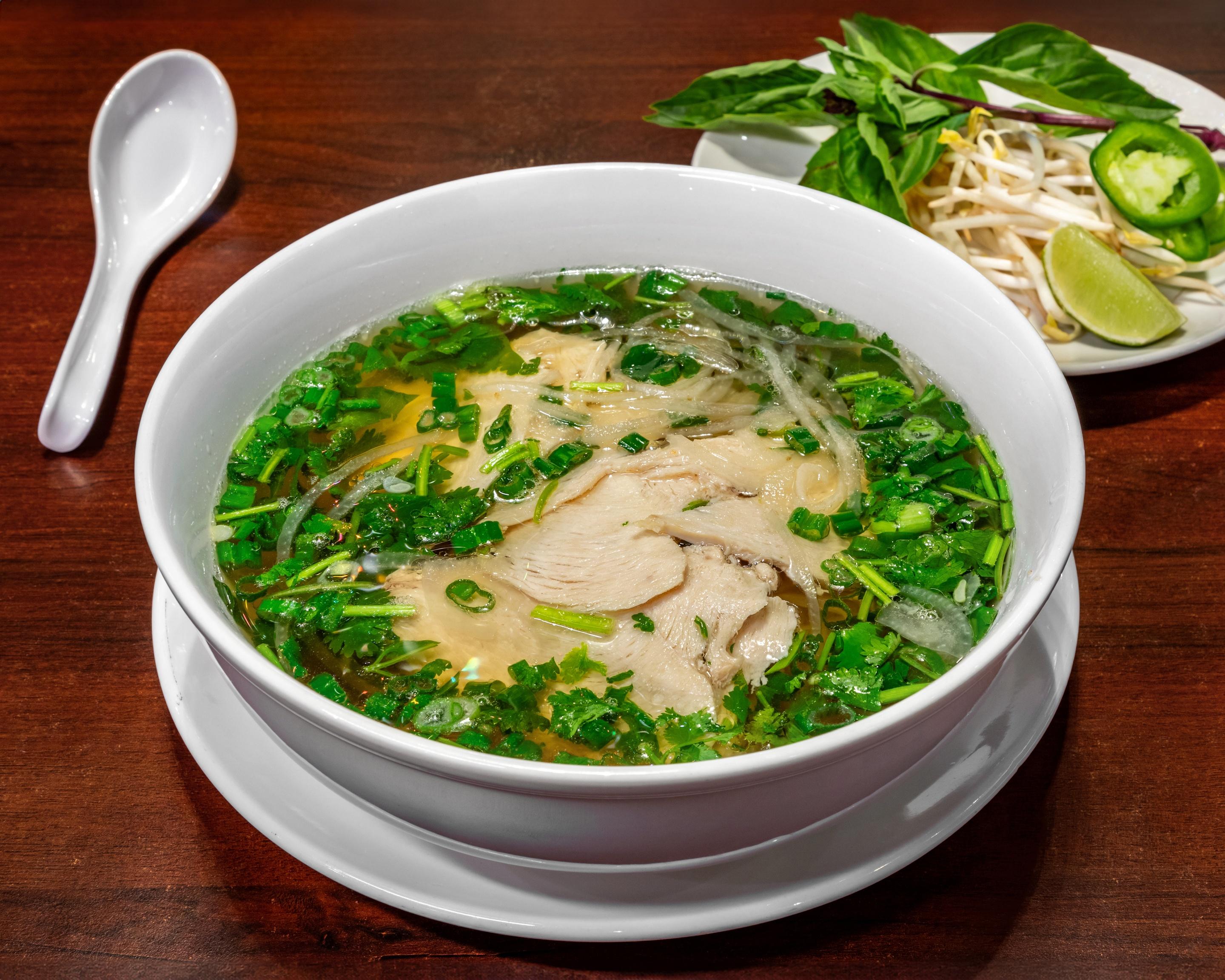 P8. Pho Ga (Chicken).