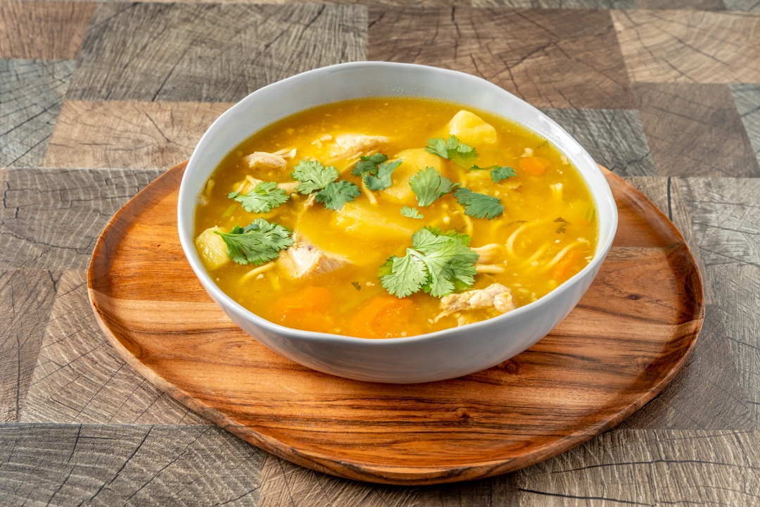 Sopa de Pollo Gde.
