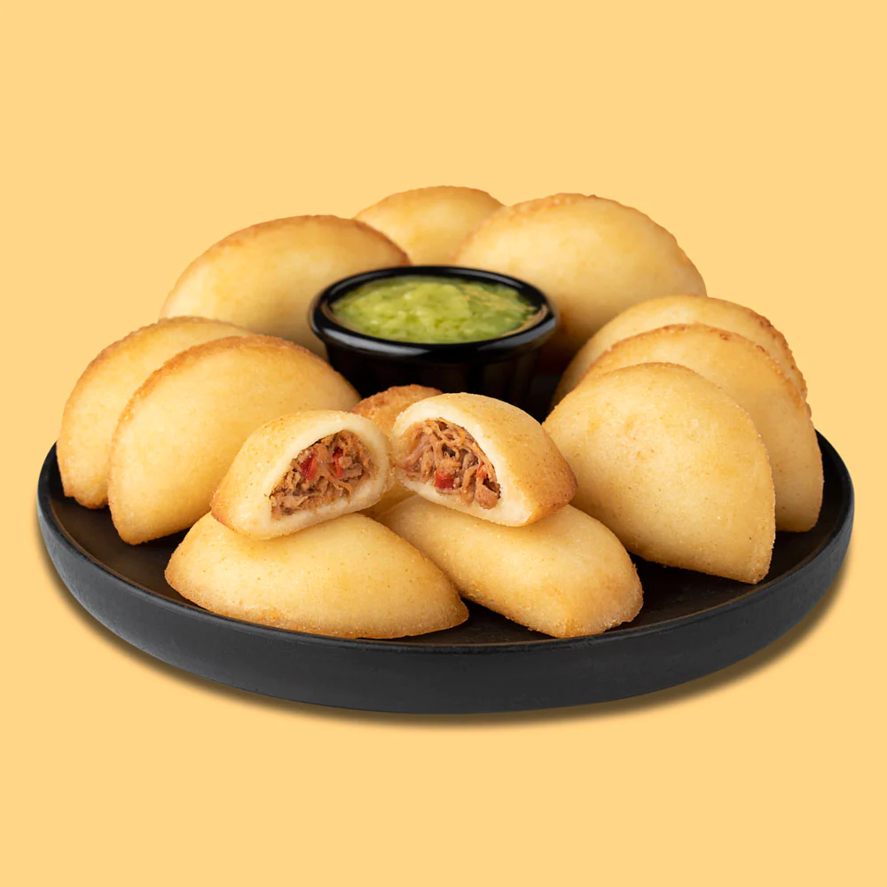 Mini Empanada Mechada.