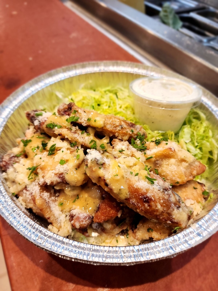 10 Garlic Parm Wings.