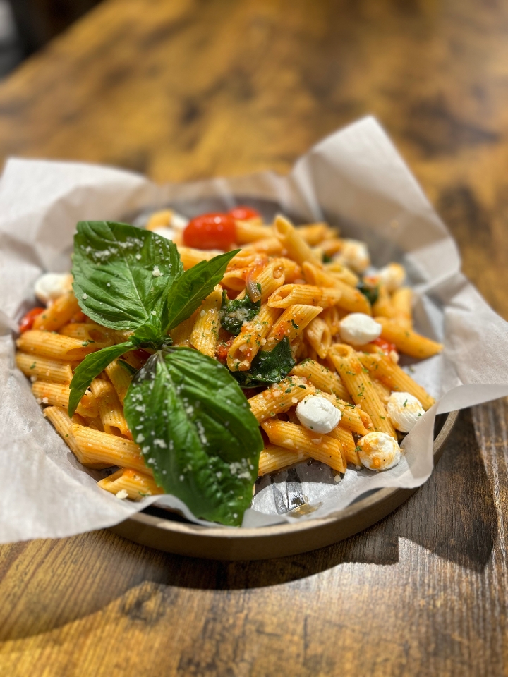 Fresh Mozzarella, Tomatoes & Ziti.