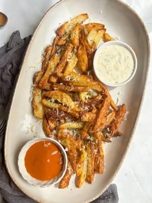 GARLIC FRIES.