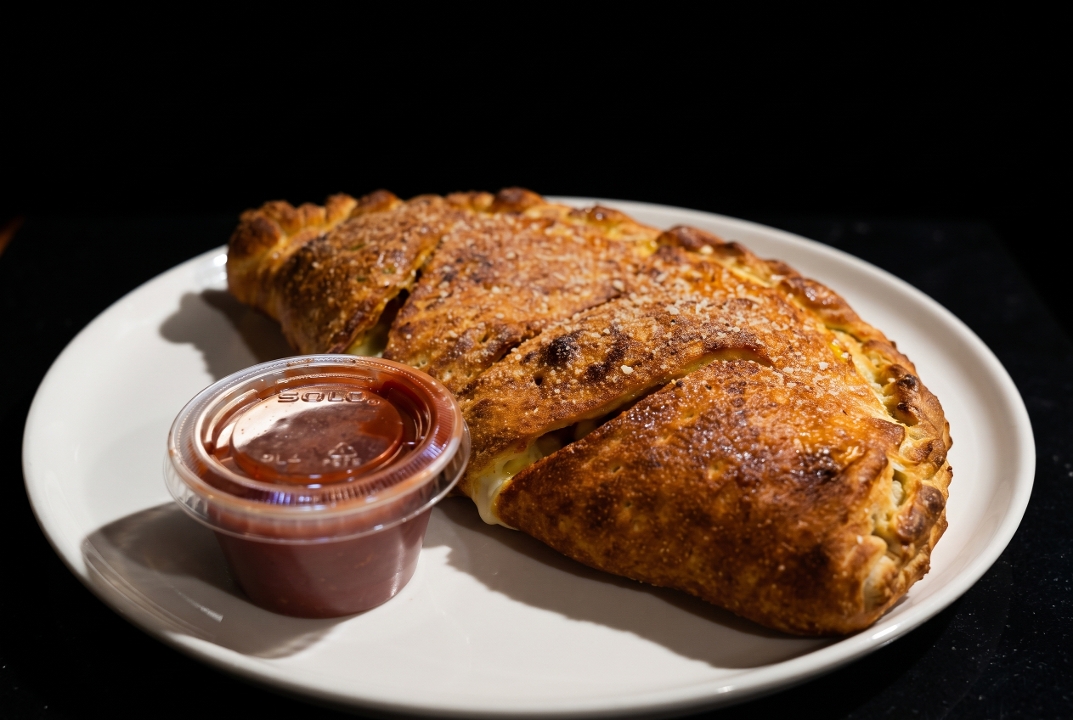 Calzone 2 -Topping -Med.