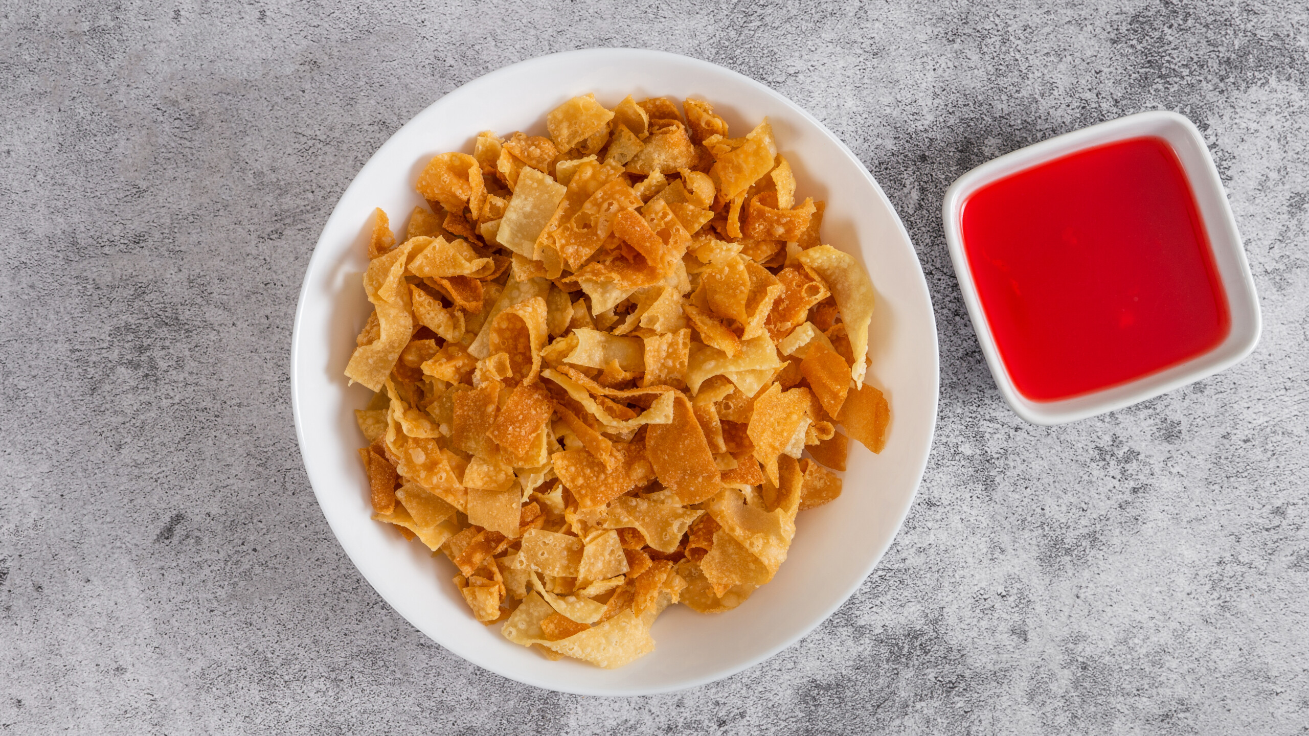 Crispy Noodles with Sweet & Sour Sauce (2).