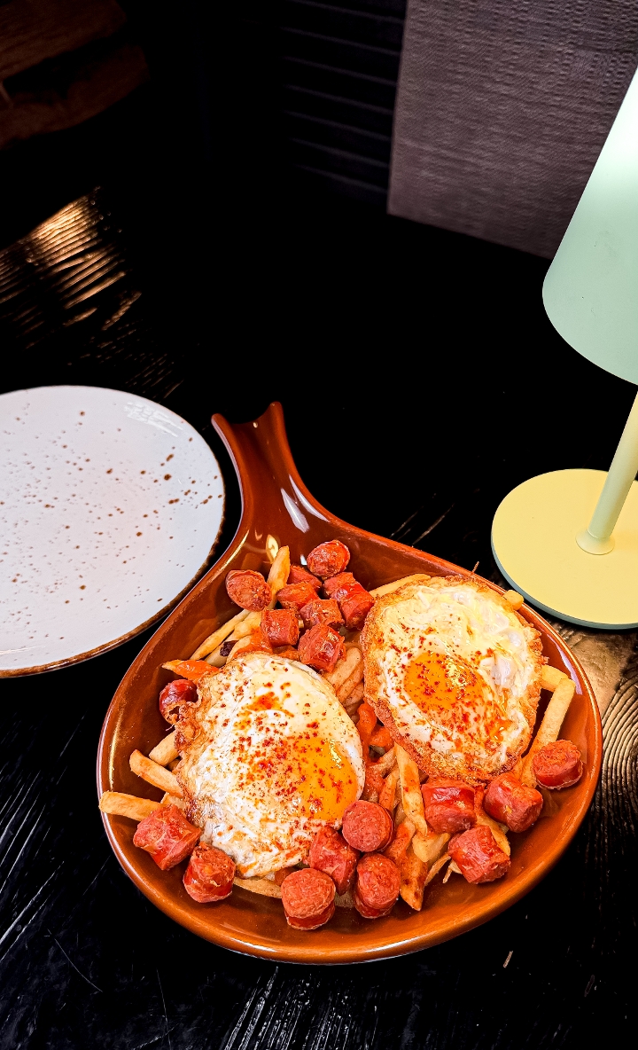 Huevos Rotos.