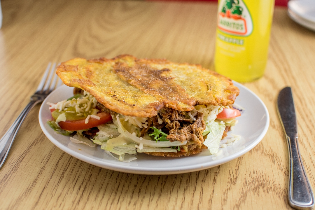 Patacon Pisao Sandwich.