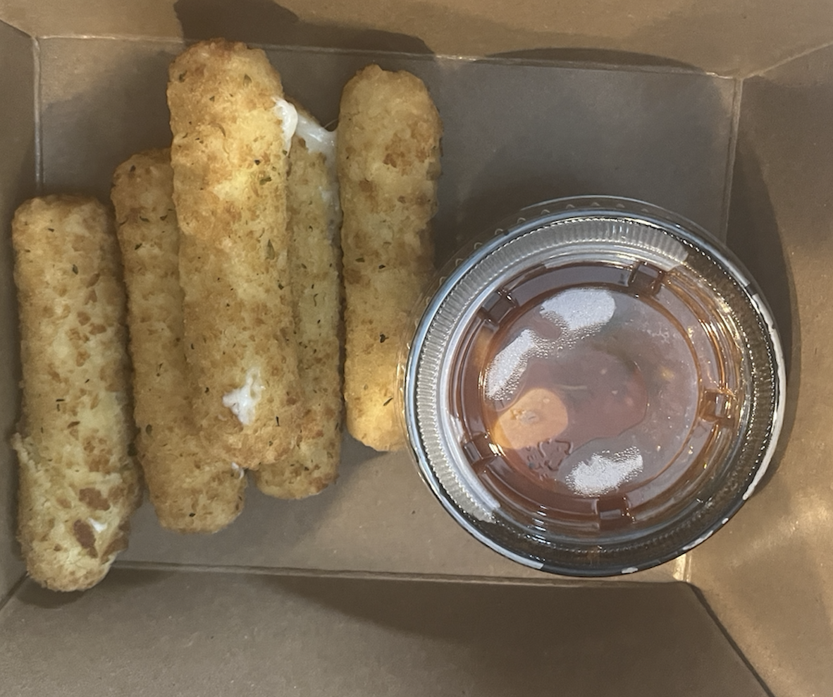5 Pieces Mozzarella Sticks.